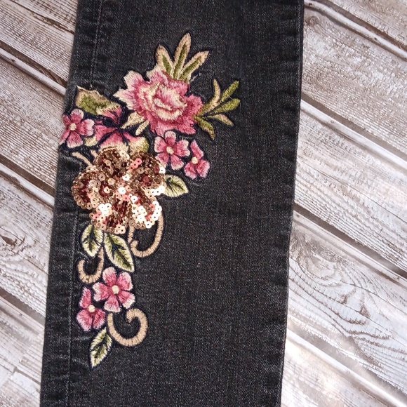 Miss Me Skinny Jeans with Sequin and Embroidered roses - Picture 2 of 5